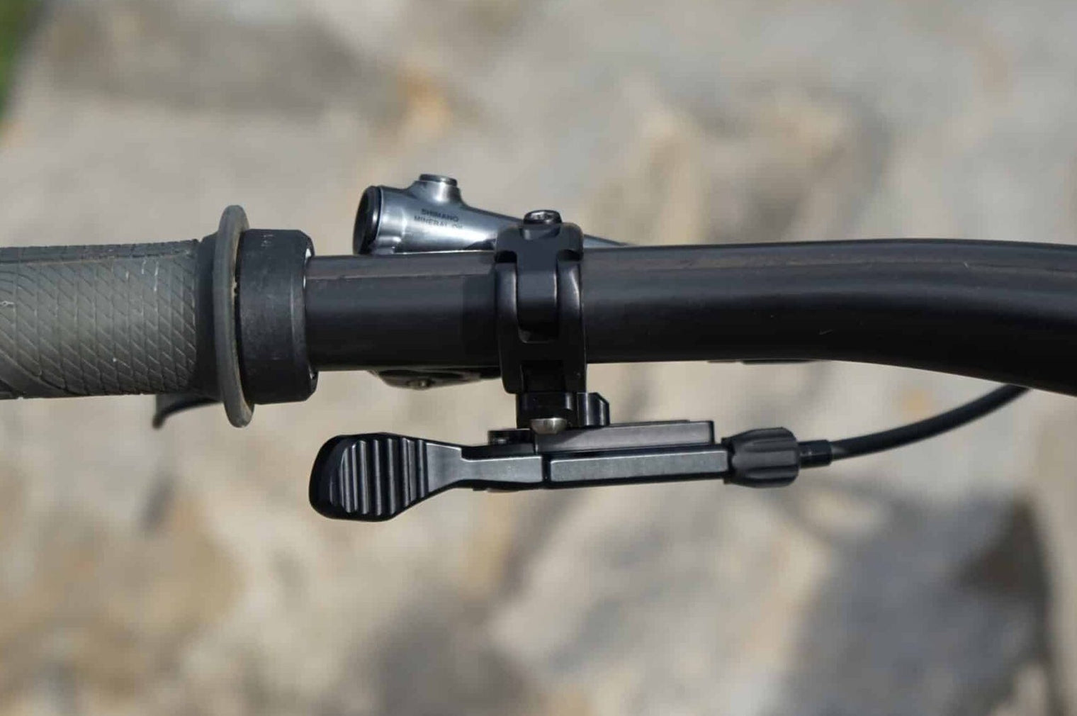 Eightpins underbar Remote Hebel zur Betätgung aller Teleskopsattelstützen mit Seilzug kompatibel mit Shimano I-Spec EV Hebel: : NGS2, H01, NGS2 Cargo
BikeYoke: Revive, Divine, Triggy
OneUp: Dropper Post V2, V3
Fox: Transfer, Transfer Factory
PNW Components: Cascade, Loam, Bachelor, Rainier
Crankbrothers: Highline
Brand-X: Ascend
KS: LEV, LEV Integra
9point8: Fall Line
Und alle weiteren mechanischen Dropper Posts mit Seilzug