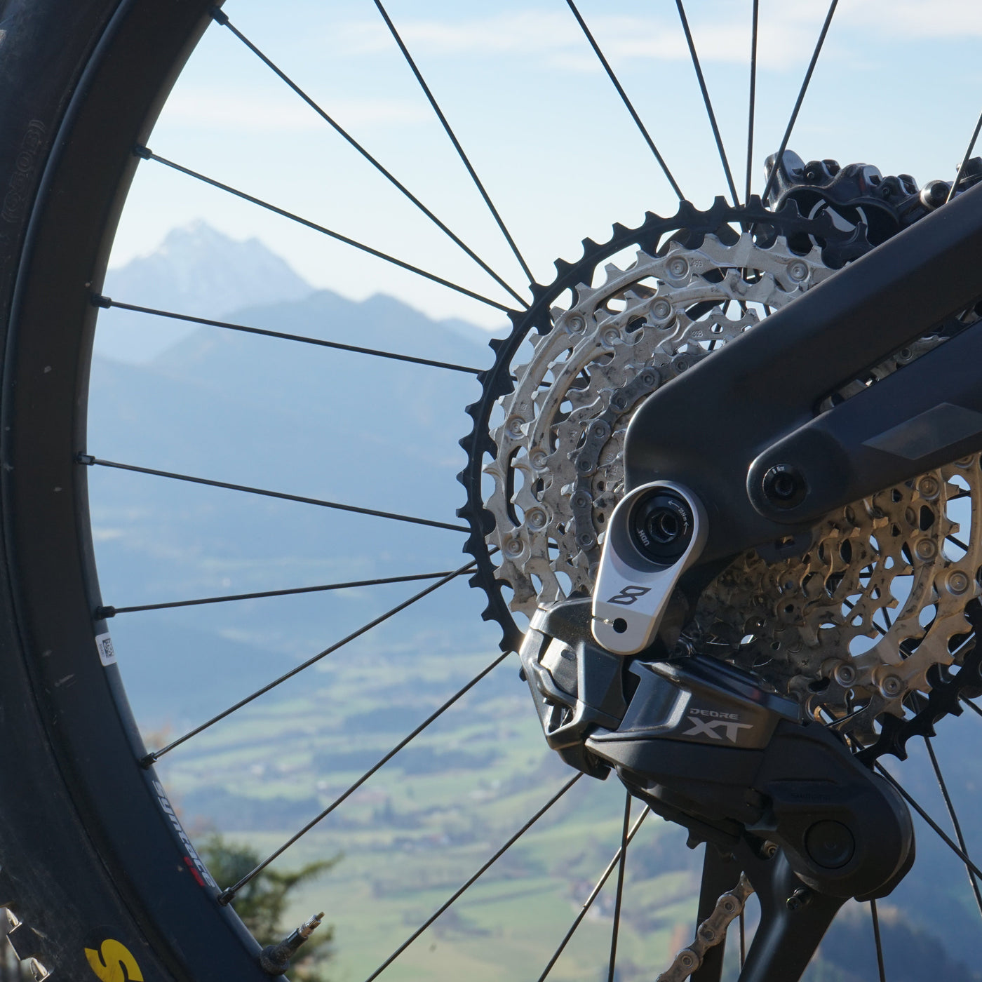 Eightpins Stiffshifter UDH Schaltauge Verstärkung für kompatible Schaltwerke: UDH Schaltauge Schutz für SRAM:
SRAM GX Eagle / GX Eagle AXS 12-fach
SRAM X0 Eagle / X0 Eagle AXS 12-fach
SRAM XX1 Eagle / XX1 Eagle AXS 12-fach
SRAM XO1 Eagle / XO1 Eagle AXS 12-fach
Schaltwerk Versteifung UDH Für Shimano 12-fach:
Shimano Deore XT M8100 12-fach
Shimano XTR M9100 12-fach
Shimano Deore XT Di2 M8150 12-fach
Shimano XTR Di2 M9150 12-fach
Gegen Bruch oder Verbiegung des UDH Schaltauge